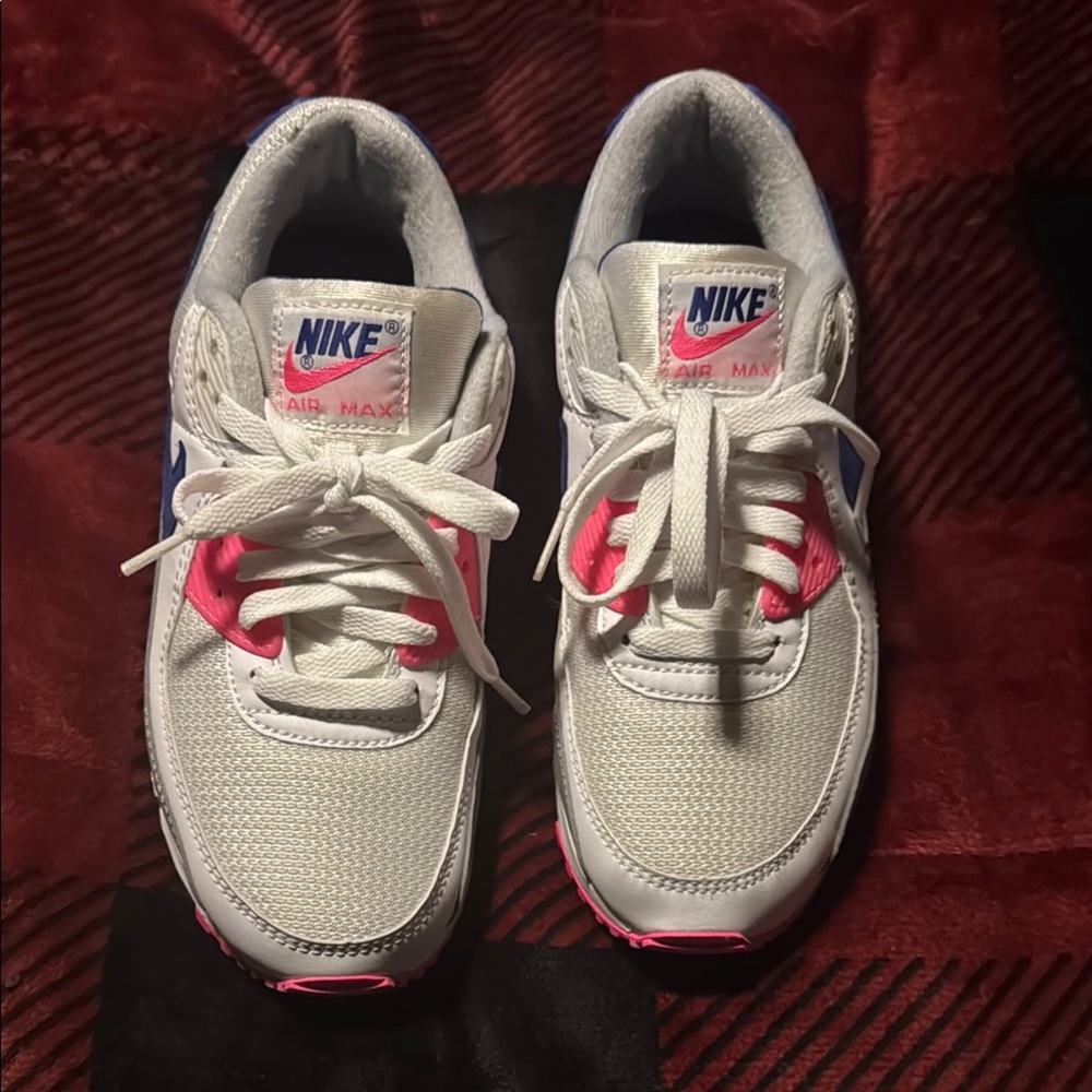 Women’s Nike Air Max White and Pink Sneakers. In like new condition. ***No Box**
